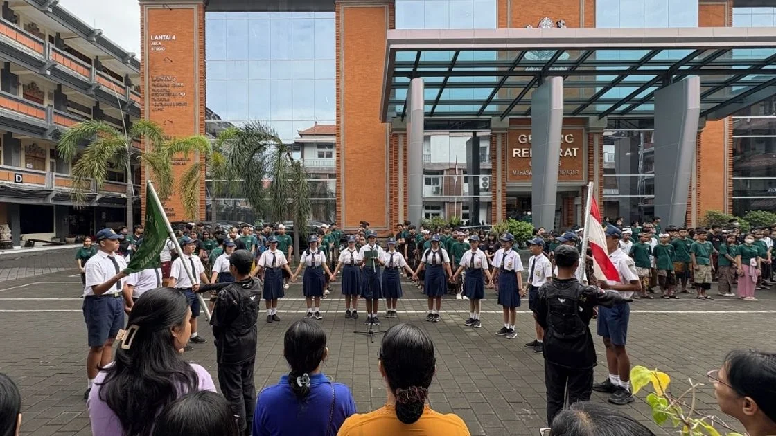Pelantikan Pengurus OSIS dan Ekstrakurikuler SMP (SLUB) Saraswati 1 Denpasar Masa Bakti 2026/2027